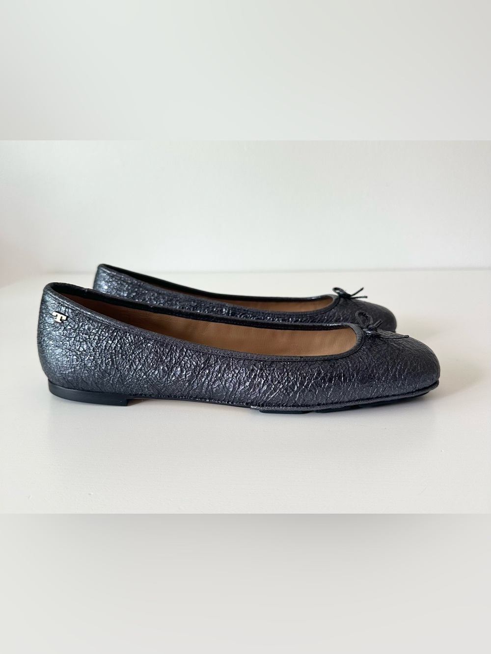 Tory Burch Metallic Navy / Pewter Leather Ballet Flats Bow Accent - Size 8M